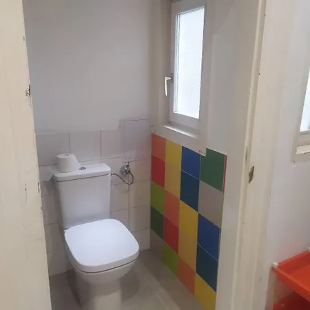 Charmhub Budapest: Your Stylish Sanctuary In The Heart Of The City Vendégház *